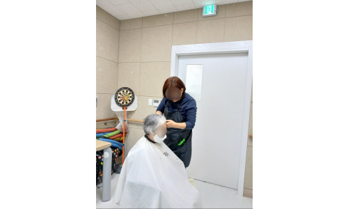 [공립명지치매전문주야간보호센터] 매월 이미용서비스 진행