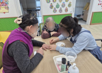 [공립명지치매전문주야간보호센터] 네일관리, 손마사지 프…